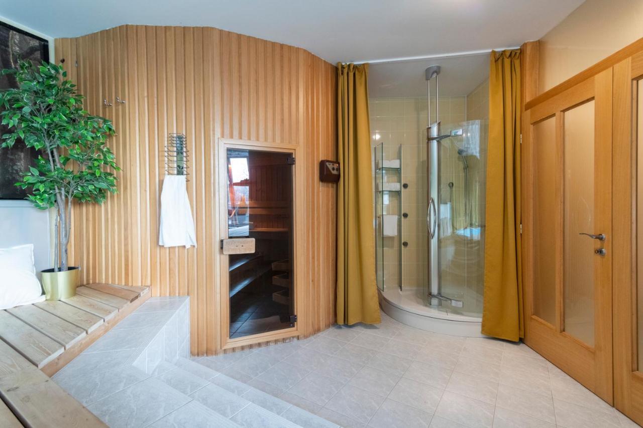 Unique Apartment With Private Pool, Cinema, Spa Praga Esterno foto