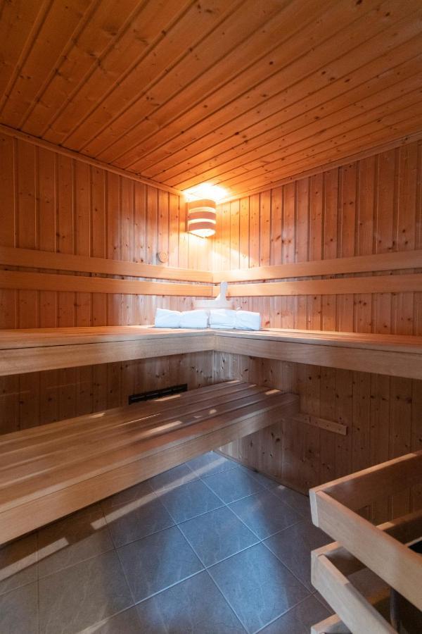 Unique Apartment With Private Pool, Cinema, Spa Praga Esterno foto