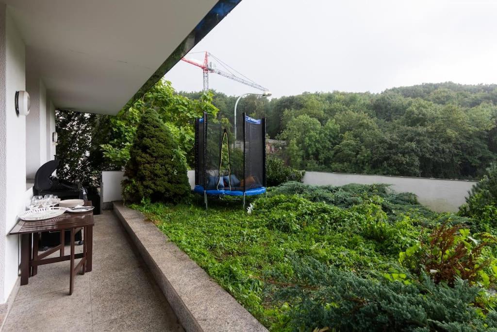 Unique Apartment With Private Pool, Cinema, Spa Praga Esterno foto