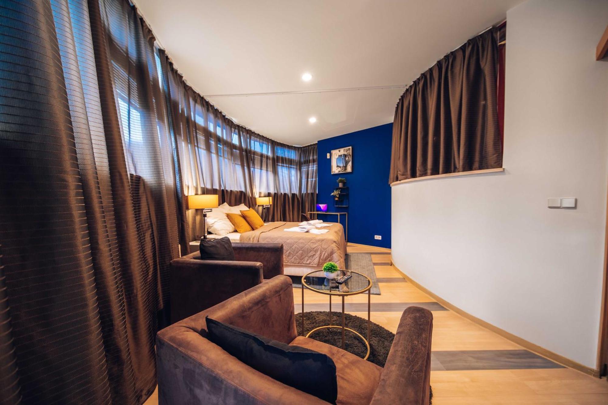 Unique Apartment With Private Pool, Cinema, Spa Praga Esterno foto